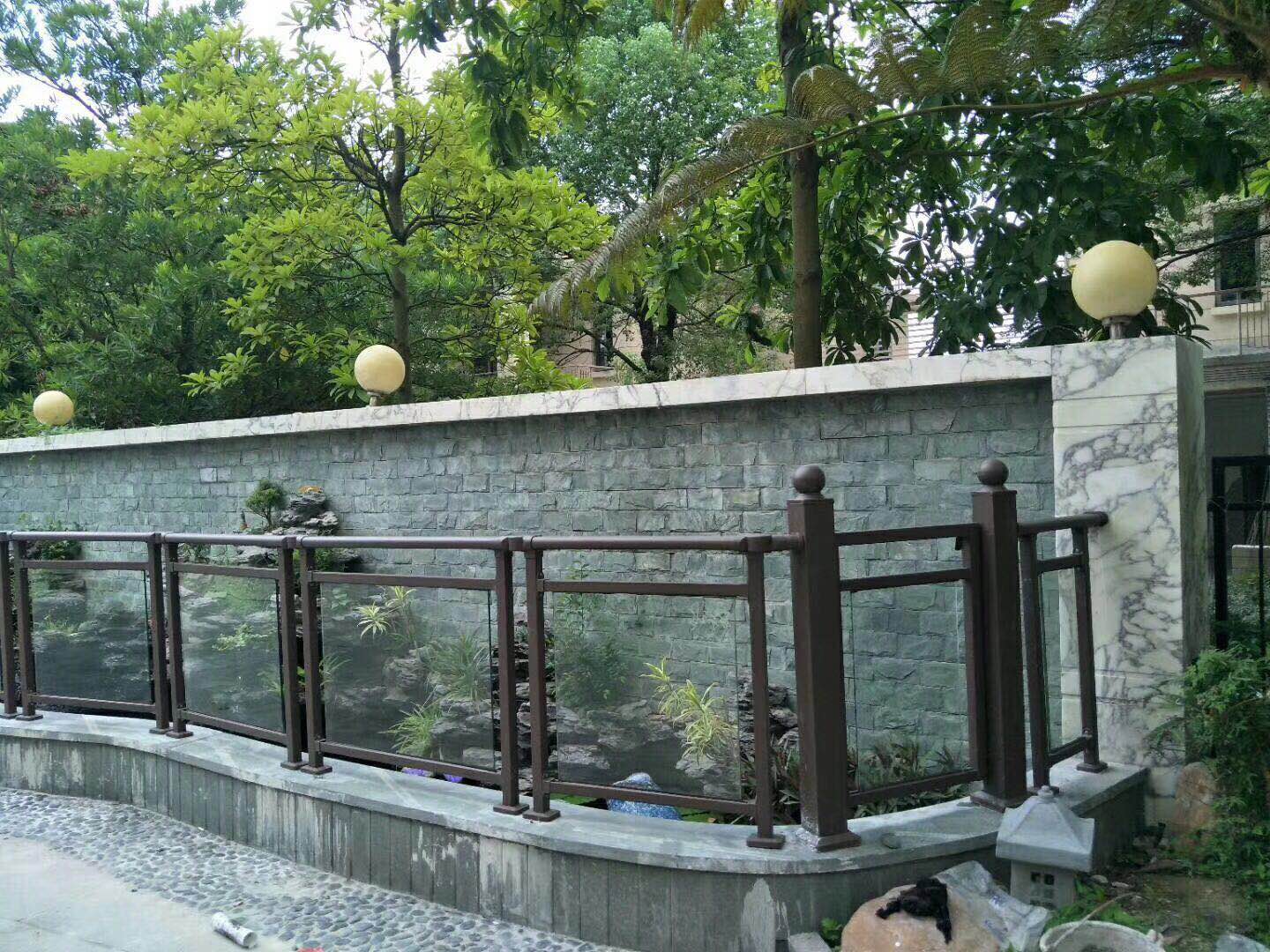 玻璃陽(yáng)臺(tái)護(hù)欄工程案例